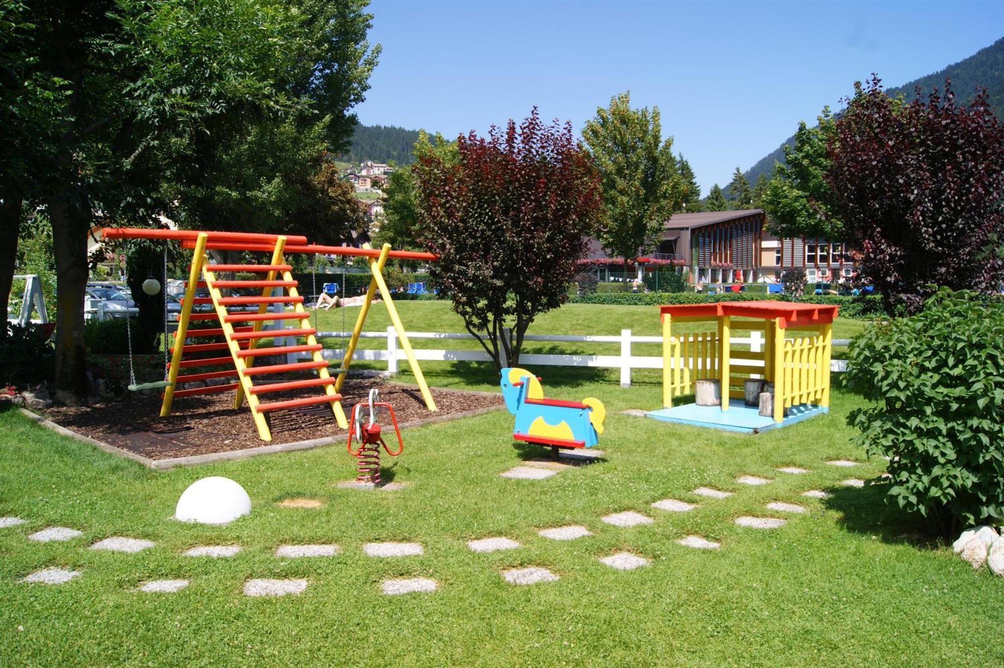 Garden Hotel Bellariva Molveno Exterior photo